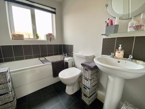 Family Bathroom/WC- click for photo gallery